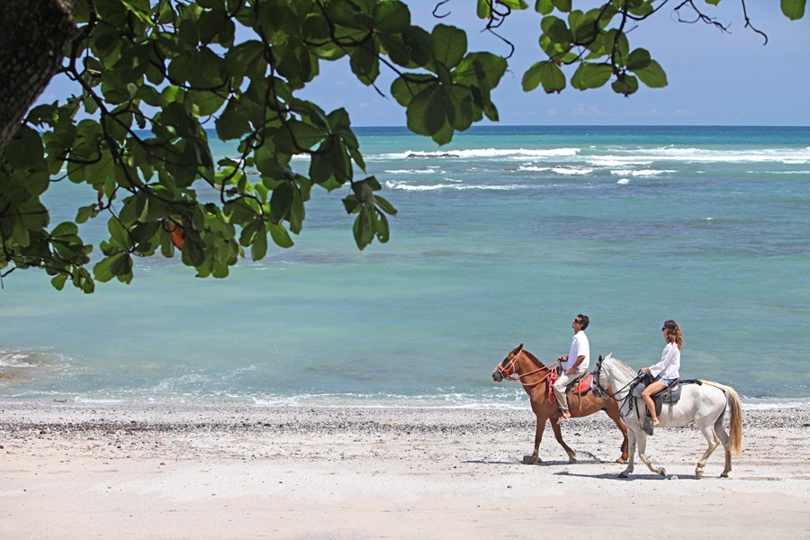 horseback riding - romantic activities in Tamarindo