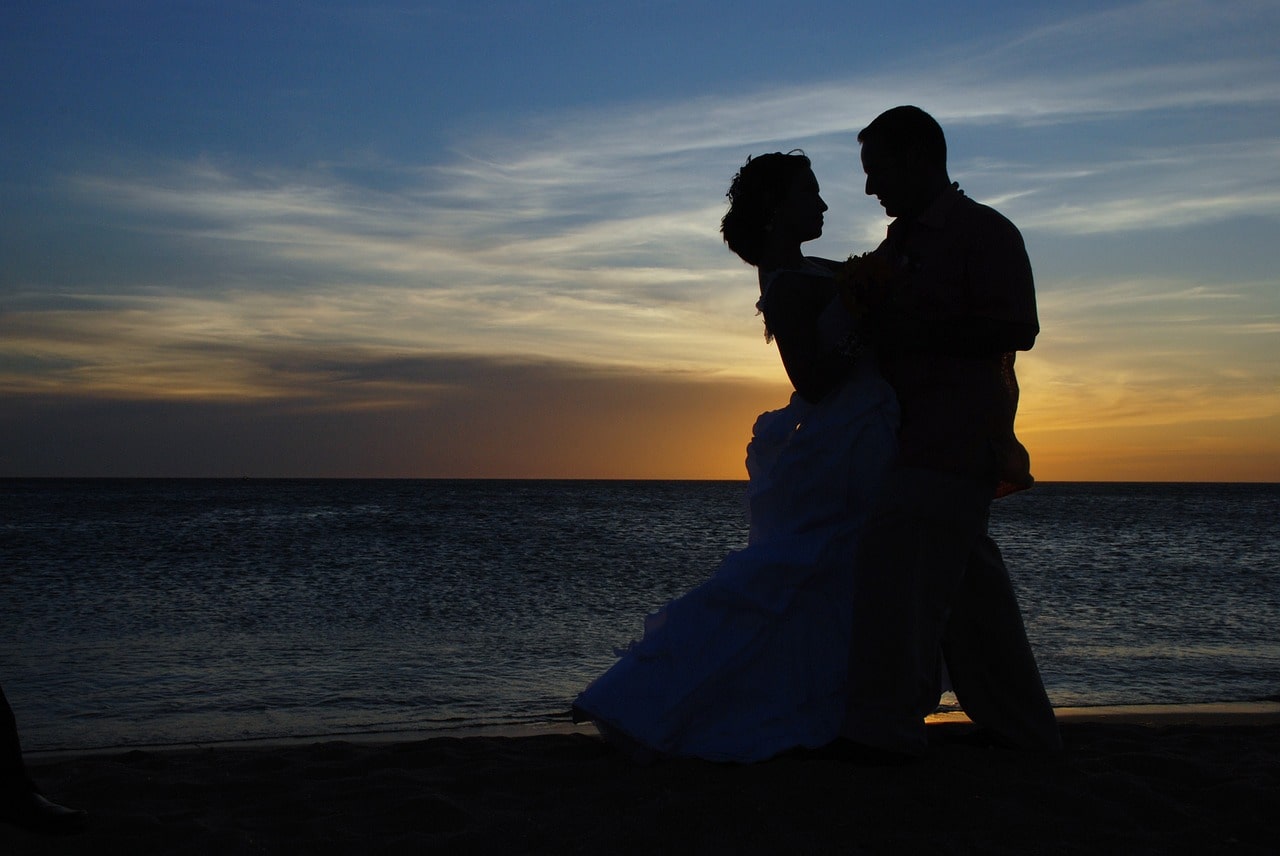 Tamarindo destination wedding couple-min