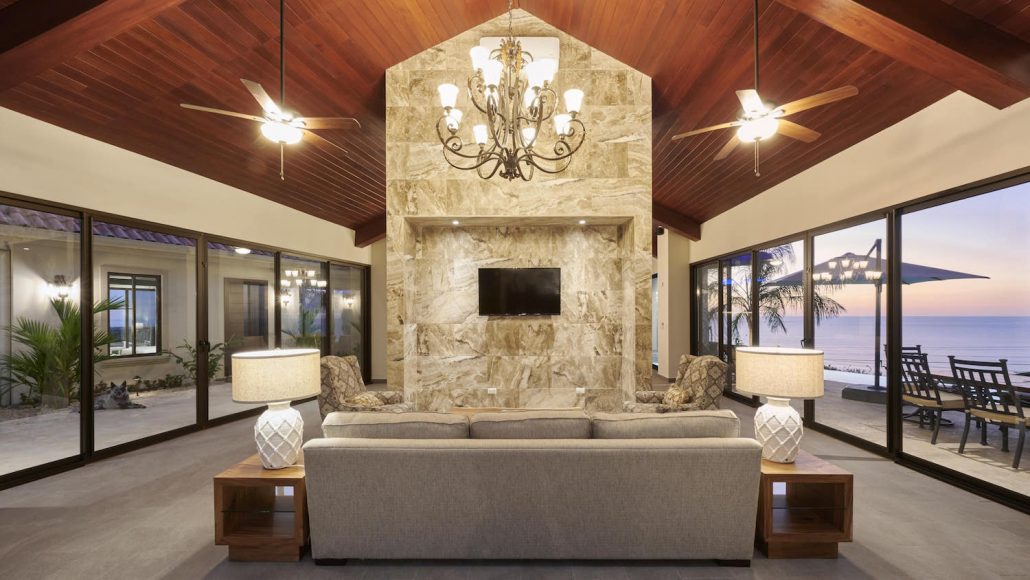 living room at Puesta del Sol-min