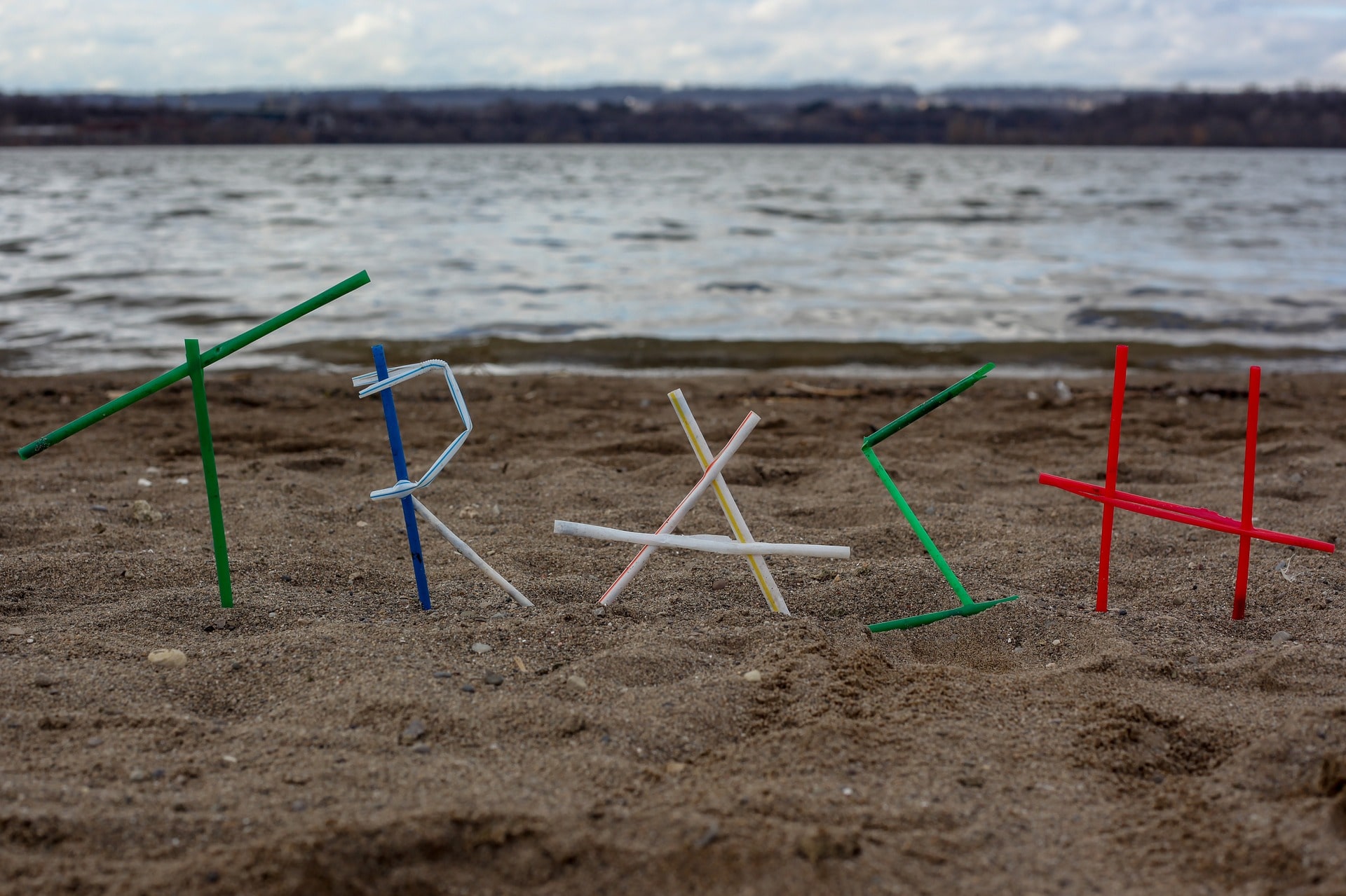 help keep Costa Rica beaches clean