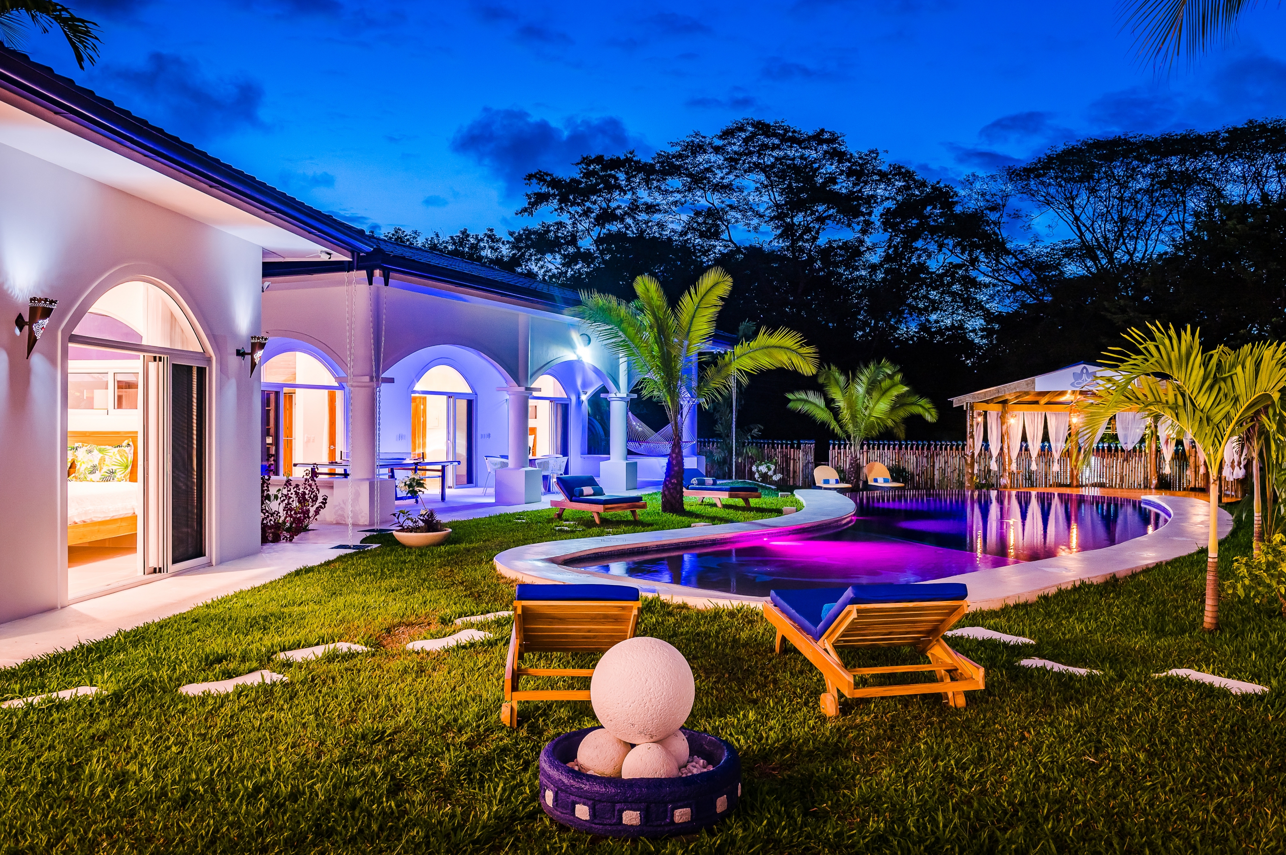 discounts on Costa Rica villa rentals, incl Villa Estrella Azul